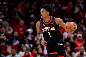 真能抢!阿门本赛季进攻篮板率9% 其余后卫没有超过8%的 - 资讯配图