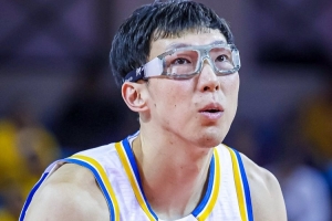 状态不佳但好在赢了!周琦7罚1中&运动战3中1 仅得3分9板1帽 - 资讯配图