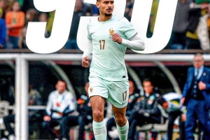 法国队祝贺拉克鲁瓦首秀：队史第950位披上法国队战袍的球员 - 资讯配图