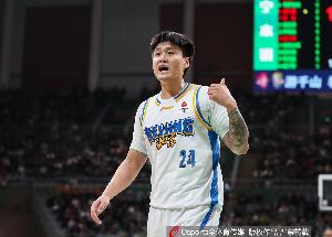 赵睿首次以客队球员身份对阵广东 他上次在宏远主场打球是23年4月 - 资讯配图