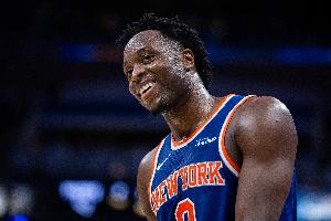 外线有谱！阿努诺比半场7中5拿到14分 三分6中4 - 资讯配图