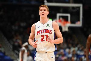 14中9得22分!杜伦:许尔特不只是纯射手 他和全队磨合得非常融洽 - 资讯配图