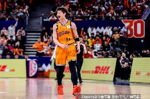 正负值+23最高！王哲林20分钟3中2拿到6分3板 罚球4中2 - 资讯配图