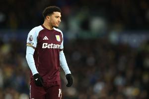 记者：维拉与埃尔切进行热身赛，上半场桑乔肩部受伤 - 资讯配图