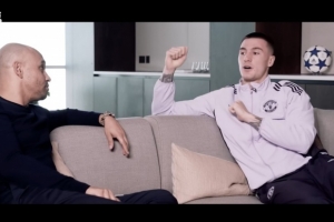 舍什科:我起初踢门将位置最终转型前锋,看了很多伊布视频来学习 - 资讯配图