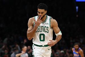 A·史密斯:若塔图姆完全恢复&布朗延续表现 东部没人挡得住绿军 - 资讯配图