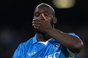 米体：卢卡库不回那不勒斯训练基地参加训练，俱乐部相当不满 - 资讯配图