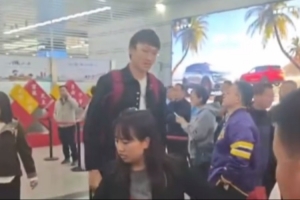 侯向锋：淡厚然已经落地太原&明晚参加体测 刘传兴伤情无大碍 - 资讯配图