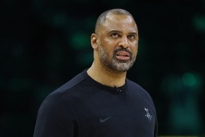 美媒评帅位不稳的五人:老里弗斯 莫斯利 多诺万 克里斯蒂 乌度卡 - 资讯配图