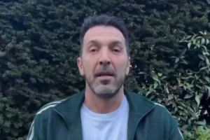 布冯为诺伊尔庆生：40岁生日快乐，我祝愿你健康与幸福 - 资讯配图