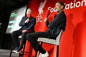 克洛普与达格利什等红军传奇共聚安菲尔德慈善赛特别活动 - 资讯配图