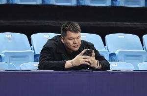 记者:广东看似输在最后实则内线决定成败 不补强内线前景堪忧 - 资讯配图