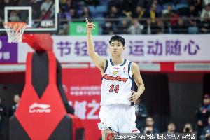 宏远生涯最强一战！崔永熙10中6砍赛季新高17分 外加4板1断2帽 - 资讯配图