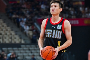 我还能打得很!周鹏替补26分钟 12中5砍下13分6板2助2断2帽! - 资讯配图