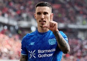 每体：巴萨关注格里马尔多、坎比亚索等左后卫，以防有球员转出 - 资讯配图