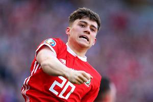 丹尼尔·詹姆斯谈威尔士出局：很难接受，我认为我们踢得很好 - 资讯配图