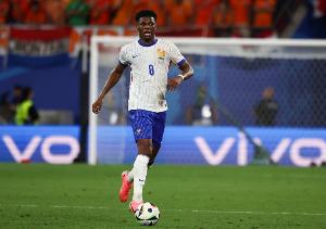 琼阿梅尼：法国表现出色应该获胜，登贝莱在场上的位置很自由 - 资讯配图