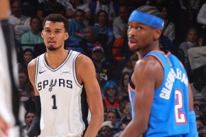 解说：文班亚马拿DPOY几乎板上钉钉 再拿MVP就要赢在当下了？ - 资讯配图