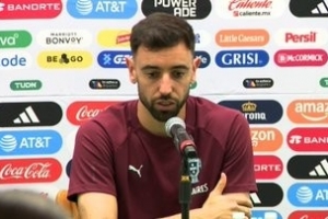 B费：希望将曼联的好状态带到葡萄牙 C罗B席不在我的经验比较丰富 - 资讯配图