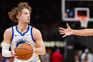 科尔:波杰姆斯基正在摸清造犯规的规则 在这方面他非常聪明 - 资讯配图