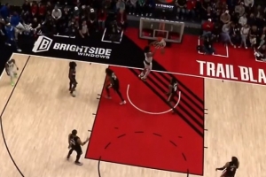 把握机会！巴格利重扣得分上双 首节6分钟7中5砍下11分 - 资讯配图