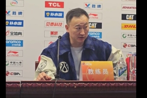 刘维伟：今天犯规问题犯了好几次错误 赛季还长慢慢调整 - 资讯配图