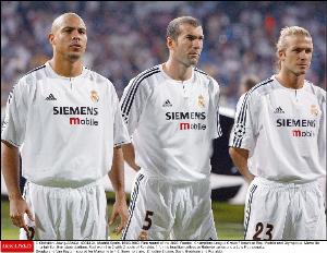 银河战舰!小贝:加盟皇马第一天训练,看到齐祖大罗菲戈时紧张了 - 资讯配图