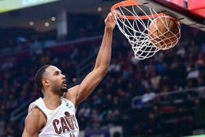 帕金斯:如果骑士队想要夺冠 那莫布里就是他们最重要的球员 - 资讯配图