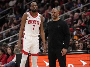 又被啃老了！杜兰特14中8砍下25分6板10助1断 下半场17分 - 资讯配图