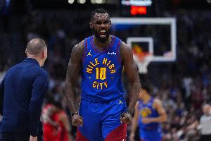 神经刀！小哈达威三分球12中5拿下21分 上半场4中0仅拿1分 - 资讯配图