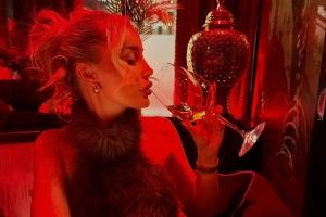 身材火辣！帕尔默女友晒照在罗马尼亚度假 - 资讯配图