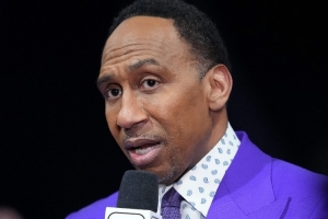 哈特让你闭嘴！A·史密斯回怼：我的工作就是谈论你们 干了30年了 - 资讯配图