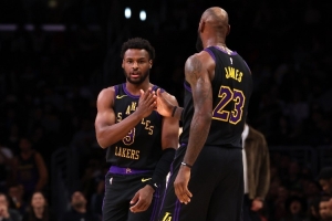 布朗尼的投篮有进步!詹姆斯:他具备顶级投篮天赋 技术全面提升 - 资讯配图