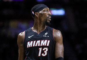 低迷!阿德巴约半场9投仅2中拿到7分9板 正负值-31最低 - 资讯配图