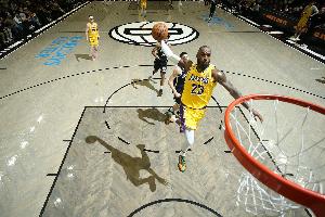 52场扣82个!詹姆斯本赛季19.8%的进球是扣篮 占比生涯新高 - 资讯配图