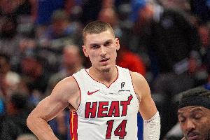 希罗:我和队友每天都在关注排名和赛果 现在所有比赛都很重要 - 资讯配图