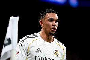 贝克汉姆：我很喜欢阿诺德，继续努力他还有机会进入世界杯名单 - 资讯配图