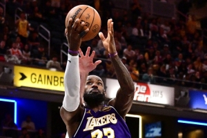 詹姆斯：我们在客场之旅中经历了逆境 我们是一支韧性十足的球队 - 资讯配图