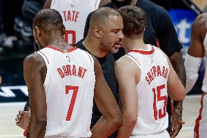 弗莱：火箭化学反应有严重问题 球员只想着数据 拿不到球就不防了 - 资讯配图