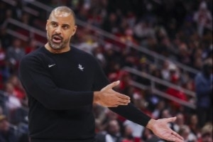 铁血不再！防守与篮板退化&进攻还拉胯！火箭已不负去年之勇 - 资讯配图