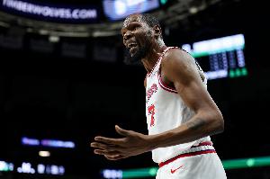 37岁180天！杜兰特成为火箭队史单场至少得到25分10助的最老球员 - 资讯配图