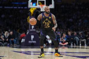 布泽尔：虽然詹姆斯是历史得分王 但他最具杀伤力的武器还是传球 - 资讯配图