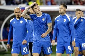 斯洛文尼亚主帅:对曼联不会区别对待,该征召舍什科就会征召 - 资讯配图