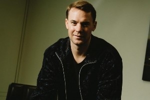 不惑之年⭐诺伊尔40岁超长专访：希望人们会记住我是个优秀的门将 - 资讯配图