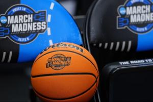 明天开打！NCAA疯三8强对阵：杜克PK康涅狄格 普渡对垒亚利桑那 - 资讯配图