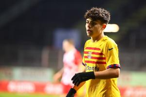 阿斯报：埃斯帕特既能踢右后卫又能踢中场，他被拿来和拉姆比较 - 资讯配图