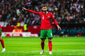 葡萄牙前锋称赞B费：即使他偶尔失误一两次，也从来不会踢得差 - 资讯配图