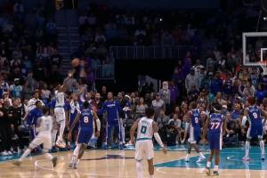 恩比德飞起来了！黄蜂绝命三分 恩比德飞扑大帽扇出界终结比赛 - 资讯配图