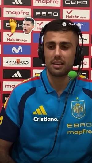 罗德里打造最佳球员:C罗右脚、梅西左脚、哈兰德终结能力 - 资讯配图