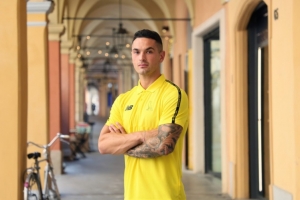 都体:国米有意23岁摩德纳后卫托诺利,球员曾在国米青年队效力 - 资讯配图